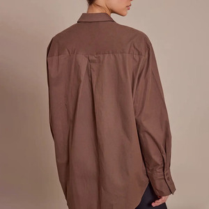 เสื้อเชิ้ตผู้หญิงแขนยาวทรงหลวม คอปกพับได้ สีน้ำตาล ผ้าฝ้าย ติดกระดุม ทรงหลวม สไตล์ลำลองสำหรับฤดูร้อน น้ำหนัก 260 กรัม เสื้อยืดผู้หญิง - Product Image 2