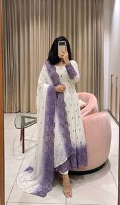 ชุดเดรสยาวสำหรับผู้หญิง ดีไซน์ใหม่มาแรง พร้อมเสื้อคลุมและผ้าพันคอ ผ้าเนื้อดี ยืดหยุ่นได้ ไม่ยับง่าย สวมใส่ได้สองด้าน - Product Image 2