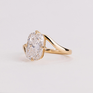 Bague solitaire en or 18 carats avec diamant de laboratoire taille coussin 2,00 carats, clarté VS1, couleur F, certifié IGI, bijoux CVD - Product Image 3