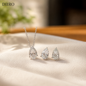 Conjunto de Joyería con Diamante Moissanite Corte Pera, Chapado en Oro Blanco, Colgante de Tres Puntas para Mujer, Uso Diario - Product Image 5