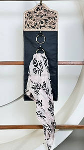 Organisateur de foulards et de chiffons en cuir véritable de qualité supérieure, fait à la main, avec des motifs floraux et un design multi-anneaux, décoration rustique de style western - Product Image 4