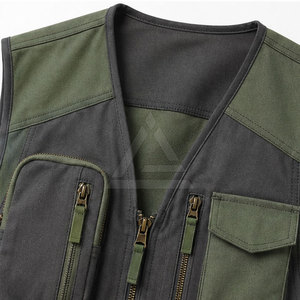 Gilet de chasse pour homme avec fermeture éclair sur le devant, plusieurs poches cargo, tissu respirant, coupe confortable et style utilitaire pour l'extérieur - Product Image 6