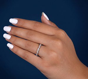 Anillo de Eternidad con Diamantes Cultivados en Laboratorio, Estilo Vintage, Oro de 14K, Anillo de Boda, Corte Marquesa, Redondo y Brillante - Product Image 5