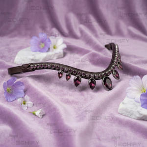 Diadema de Cuero Negro de Lujo para Caballo con Cristales Morados en Forma de Lágrima y Adornos de Diamantes de Imitación - Product Image 6