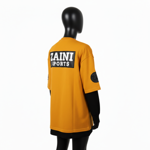 Camiseta Oversize de Algodón Interlock de Doble Capa para Mujer con Paneles en Contraste Dorado y Logotipo Termotransferible - Product Image 5