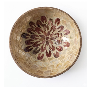 Bol en coquille de noix de coco avec motif gravé raffiné, construction éco-responsable, finition polie pour cuisines - Product Image 2