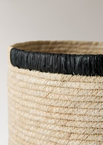 Ensemble de 2 paniers ronds en jonc de mer avec accents noirs, paniers de rangement faits à la main, vente en gros, écologiques, fabriqués au Vietnam - Product Image 3