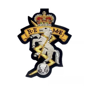 Badge de blazer de club de karaté OEM brodé à la main personnalisé avec épingle de sûreté pour arbitre d'arts martiaux - Product Image 3