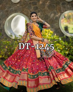 Lehenga Choli pour femmes, design tendance, imprimé numérique, avec dupatta, disponible à un prix raisonnable - Product Image 5