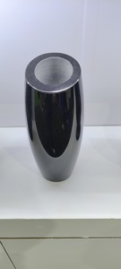 Nouveaux vases commémoratifs en granit noir indien de style européen, vase à <span class=keywords><strong>fleurs</strong></span> funéraires pour pierre tombale - Product Image 2
