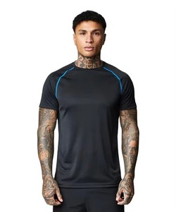 T-shirt sportif à manches courtes pour homme, noir, séchage rapide, col rond, coupe ajustée, tricoté, 100% polyester, couleur unie - Product Image 1