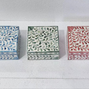 Caja de Joyería Decorativa Hecha a Mano con Diseño Marroquí de Flor de Amor con Incrustaciones de Hueso Ecológica, Decoración para Mesa del Hogar, Año Nuevo - Product Image 1