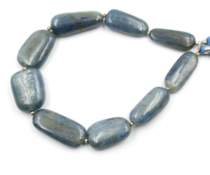 Cuentas de Cianita Natural Pulida en Forma de Gota, Cuentas de Cianita para Collares, Tamaño de 22x14 mm a 30x13 mm, Longitud de 9.5 Pulgadas, para la Fabricación de Joyas - Product Image 1