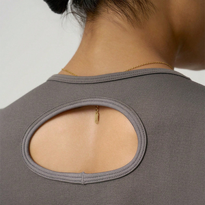Tops de yoga para mujer con diseño de mangas y cuello personalizados, talla adulta, nuevo y elegante diseño, top moderno para damas. - Product Image 5
