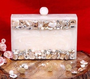 Figurine en résine artisanale de designer, décoration d'intérieur, objet d'art de collection haut de gamme, pour mariage, soirée, cadeau, vente en gros - Product Image 5