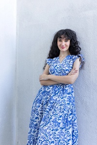 Vestido MIDI de algodón puro ajustado y acampanado con mangas extendidas y cuello en V estampado floral - Product Image 4