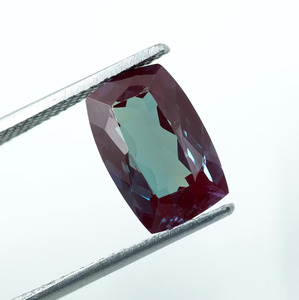 พลอยอเล็กซานไดรต์ธรรมชาติ 3.00 กะรัต ทรงคุชชั่น เปลี่ยนสีได้ HAYAAT GEMS สำหรับทำเครื่องประดับ - Product Image 4