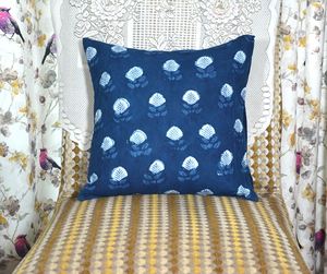 ปลอกหมอนอิงลายเรขาคณิตสีคราม ผ้าฝ้ายตกแต่ง - Product Image 5