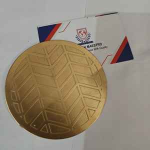 Posavasos de latón forjado a mano con diseño exquisito grabado, resistentes al calor, metálicos dorados, nuevos, diseñados por artesanos, para mesa de comedor. - Product Image 1