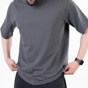 เสื้อยืดแขนสั้นสำหรับผู้ชายเสื้อยืดสตรีทแวร์สีเทาโอเวอร์ไซส์ออกแบบโลโก้ได้ตามต้องการ - Product Image 2