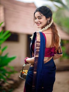 Lehenga Choli traditionnel pour femmes en soie Kanjivaram Kanchipuram avec tissage Zari non cousu et dupatta - Product Image 2