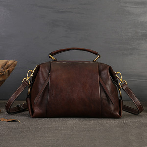 Custom Premium Quality Vintage Luxury Genuine Leather Women's Shoulder/Crossbody Handbag Zipper Open for Daily Travel Use - Product Image 3