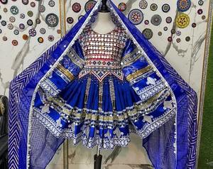 Vestido Corto Estilo Vintage Afgano Kuchi con Exclusivos Patrones de Bordado Tribal Hechos a Mano y Trabajo Tradicional con Espejos - Product Image 5