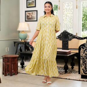 เดรสยาวผ้าเรยอนซาตินสุดหรูพร้อมดีเทลลูกไม้ - Product Image 4