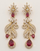 Boucles d'oreilles pendantes longues avec breloques fleur et feuille, pierres AD et pierres taillées en poire étincelantes, plaqué or antique, collection pour soirée