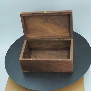 Boîte à bijoux artisanale en noyer, style moderne et luxueux pour salon - Product Image 4