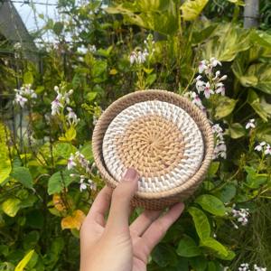 Posavasos Tejido a Mano en Amarillo y Blanco, Ideal para Tazas de Té y Café, Mesa de Comedor y Mesa Auxiliar, Decoración del Hogar, Hecho en India - Product Image 3