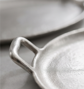 Plateau ovale en métal texturé au design moderne, idéal pour la cuisine et la salle à manger – Fournisseur pour commandes en gros - Product Image 5