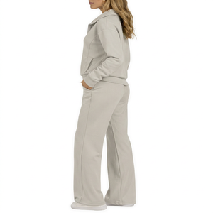 Conjunto de chándal de 2 piezas con cremallera y logotipo personalizado para mujer, chaqueta con cuello alto y pantalones acampanados de pierna ancha, conjunto de ropa informal suave para estar en casa - Product Image 6