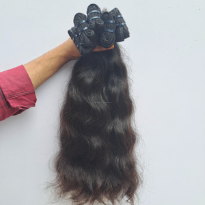 Extensiones de Cabello Remy Indio, 100 Gramos, 100% Sin Enredos, Cabello Ondulado Negro, 18 Pulgadas - Product Image 2