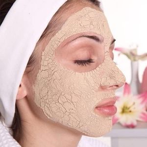 Arcilla de Multani Mitti Orgánica en Forma de Piedra (Tierra de Fuller) para Mascarillas Faciales y Capilares - Product Image 2