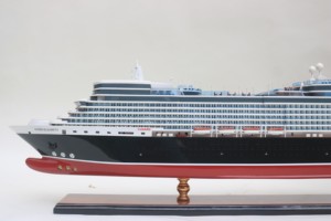 MS QUEEN ELIZABETH 2010 |   COQUE NOIRE |   Modèle de bateau de croisière britannique de luxe en bois artisanal pour cadeau d'affaires, pour les amateurs de navigation - Product Image 2