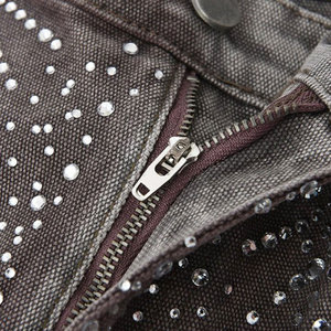 Shorts en jean pour homme personnalisés, coupe ample, style hip-hop, délavés à l'acide, effet vieilli, ornés de strass et de pierres, avec embellissements en diamant - Product Image 3