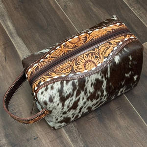 2024 nouveau sac organisateur de toilette de voyage en cuir taillé à la main personnalisé cheveux sur cuir de vachette sacs de maquillage cosmétique pour les femmes - Product Image 4