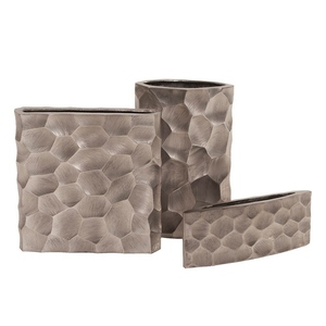 Jarrón moderno de aluminio fundido martillado, jarrón plano de grafito, jarrón de metal moderno para flores, jarrón decorativo de mesa para decoración del hogar. - Product Image 4