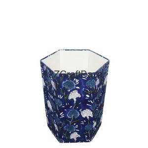Poubelle pliable à ouverture supérieure en coton et carton imprimé floral hexagonal, faite à la main, élégante, pour bureau et extérieur - Product Image 3