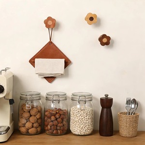 Crochet mural en bois en forme de fleur, support décoratif parfait pour les vestes, les serviettes de cuisine, les accessoires pour cheveux et organisateur mural élégant - Product Image 3