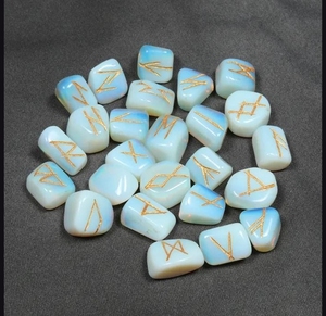 Ensemble de runes en opalite, 25 pierres de divination en cristal, runes nordiques Elder Futhark, pierres d'oracle carrées polies pour la divination et la méditation - Product Image 3
