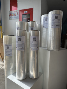 Film laminé en LLDPE du Vietnam, moulage, doux, lisse, haute résistance à la traction, transparent, qualité machine, rouleau d'emballage - Product Image 4