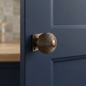 Poignée de meuble classique en laiton bronze avec plaque arrière carrée, finition mate, design nid d'abeille, pour commode et porte - Product Image 4