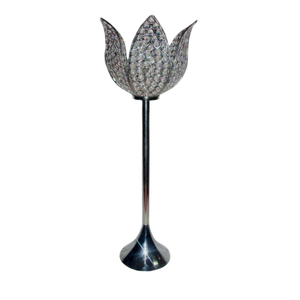 Support de bougie en métal nickelé argenté de luxe, avec globe en cristal, fait main, avec boules perlées, pour mariage ou événementiel. - Product Image 2