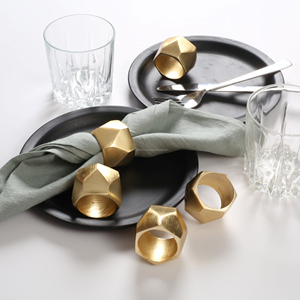 Vente chaude Doré Moderne Rond De Serviette De Luxe Papillon Bois Métal Cercle Serviette Boucle Décoration De Table En Gros Quantité En Vrac - Product Image 3