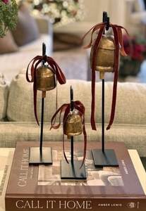 Ornements de Noël en métal finition laiton antique avec nœud en ruban – Pendentif d'arbre suspendu en métal moulé vintage et ensemble de décorations festives pour les fêtes - Product Image 2