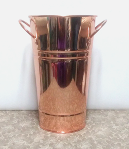 Cubo de cobre metálico estilo florero francés con asas, decoración vintage rústica campestre francesa o industrial chic, chapado en cobre brillante - Product Image 1