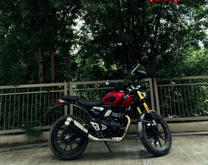 Moto TRIUMPH "SCRAMBLER 400 X" avec cadre noir, style sport Scrambler - Product Image 5