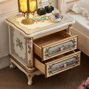 Ensemble de chambre à coucher classique Beverly Hills, blanc floral, lit en acajou sculpté pour villa ou hôtel, garanti - Product Image 4